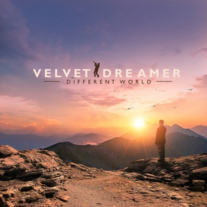 Обложка для Velvet Dreamer - Chasing the Moment