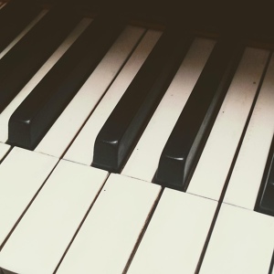 Обложка для Yoga Piano Music, Simply Piano, Relaxar Piano Musicas Coleção - With Love